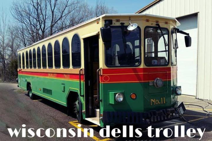 the Wisconsin Dells trolley